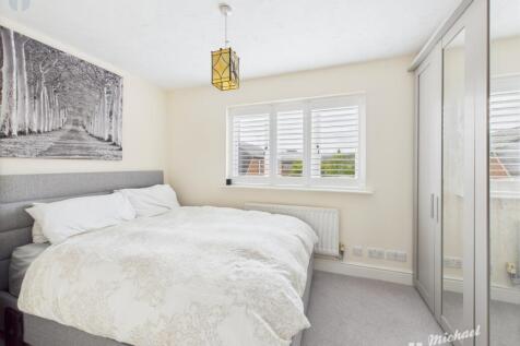 CAM03852G0-PR0369-STILL004
