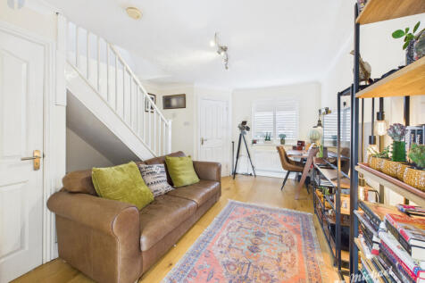 CAM03852G0-PR0369-STILL006