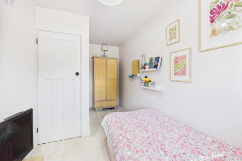 CAM03852G0-PR0344-STILL025