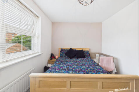 CAM03852G0-PR0376-STILL005