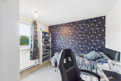 CAM03218G0-PR0733-STILL004-thumbnail-h750-70