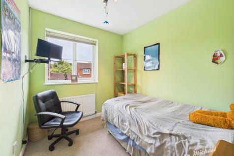 CAM03852G0-PR0371-STILL009