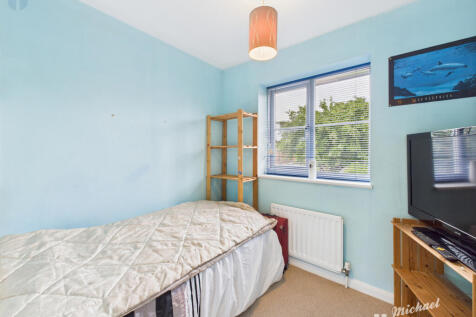 CAM03852G0-PR0371-STILL014