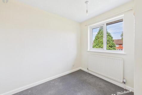 CAM03852G0-PR0383-STILL011