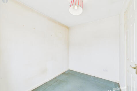 CAM03218G0-PR0744-STILL002