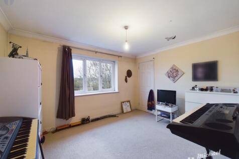 CAM03218G0-PR0527-STILL020