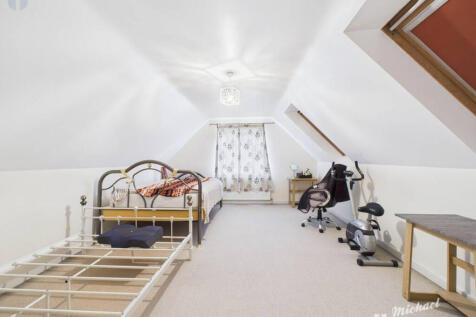 CAM03218G0-PR0763-STILL003-thumbnail-h750-70