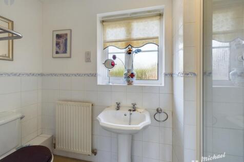 CAM03852G0-PR0097-STILL018