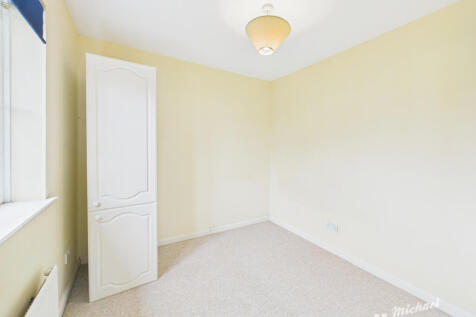 CAM03852G0-PR0414-STILL014