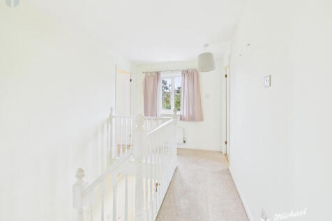 CAM03852G0-PR0414-STILL017