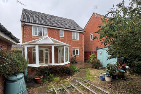 1 Hinds way garden photos