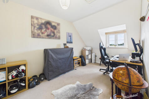 CAM03852G0-PR0418-STILL025
