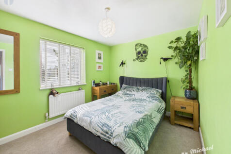 CAM03852G0-PR0419-STILL017