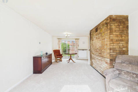 CAM03218G0-PR0770-STILL011-thumbnail-h750-70