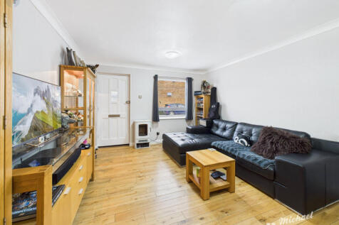 CAM03852G0-PR0431-STILL009