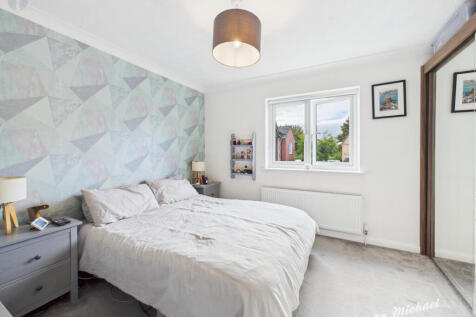 CAM03852G0-PR0429-STILL009