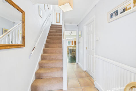 CAM03852G0-PR0433-STILL015