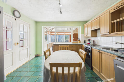 CAM03852G0-PR0433-STILL013