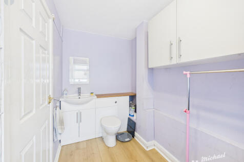 CAM03852G0-PR0433-STILL007