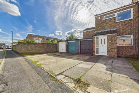 CAM03852G0-PR0433-STILL011