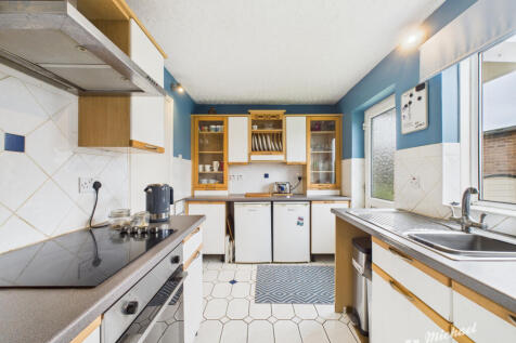 CAM03218G0-PR0777-STILL007