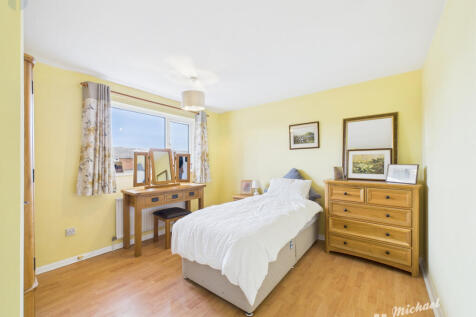 CAM03218G0-PR0777-STILL011