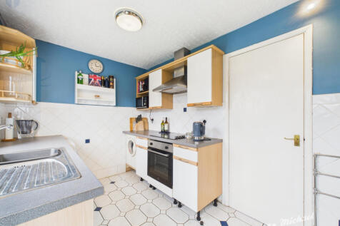 CAM03218G0-PR0777-STILL006