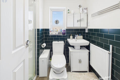 CAM03218G0-PR0783-STILL013