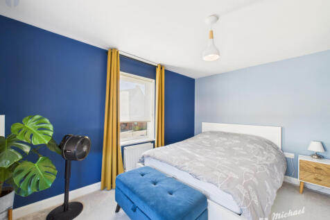 CAM03218G0-PR0783-STILL007