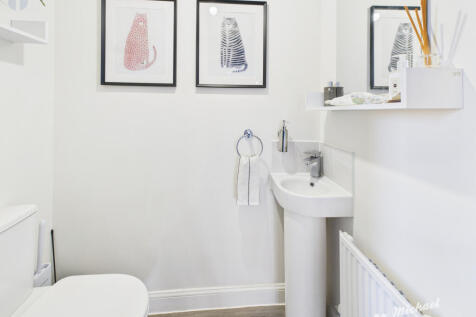 CAM03218G0-PR0783-STILL004