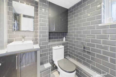 CAM03218G0-PR0779-STILL003