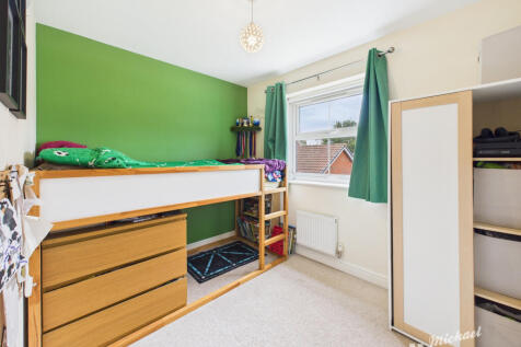 CAM03852G0-PR0444-STILL002