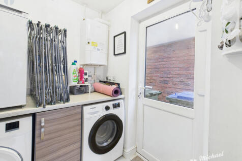 CAM03852G0-PR0446-STILL003