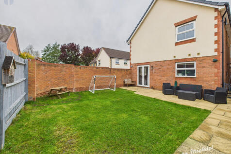 CAM03852G0-PR0446-STILL008