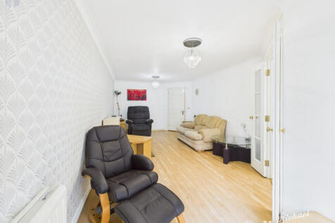 CAM03852G0-PR0447-STILL006