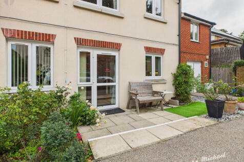 CAM03852G0-PR0447-STILL004