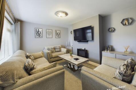 CAM03852G0-PR0175-STILL006