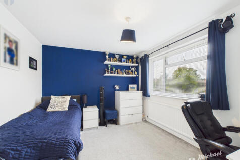 CAM03218G0-PR0780-STILL005