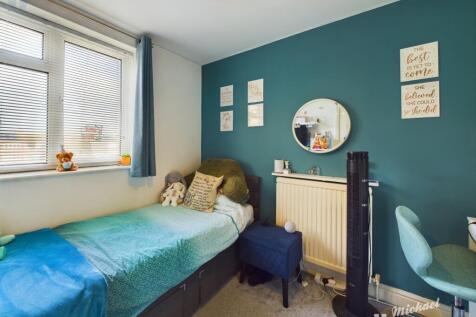 CAM03852G0-PR0175-STILL001