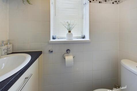 CAM03852G0-PR0175-STILL014