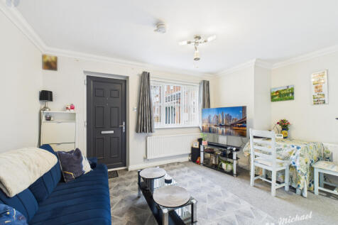 CAM03218G0-PR0796-STILL008