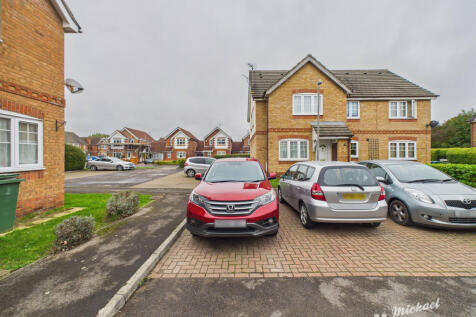 CAM03218G0-PR0796-STILL012