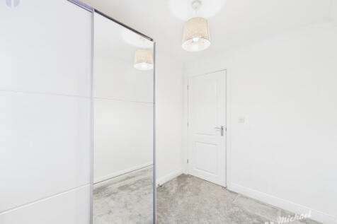 CAM03218G0-PR0794-STILL009