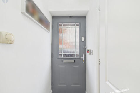 CAM03218G0-PR0794-STILL006