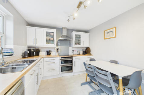 CAM03218G0-PR0798-STILL023