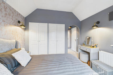 CAM03218G0-PR0798-STILL010