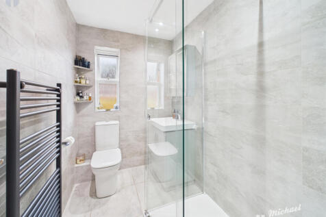 CAM03218G0-PR0798-STILL011