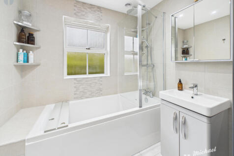 CAM03218G0-PR0798-STILL003