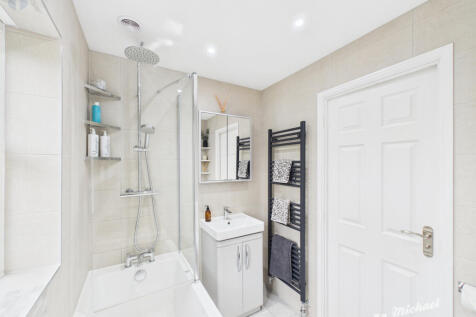 CAM03218G0-PR0798-STILL004