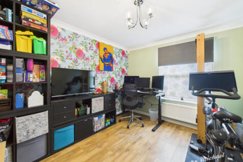 CAM03218G0-PR0798-STILL020